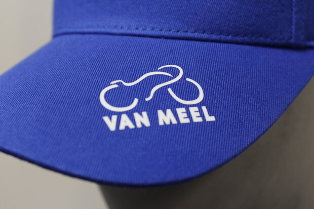 Paddock Blue pet met Van Meel Motoren bedrukking