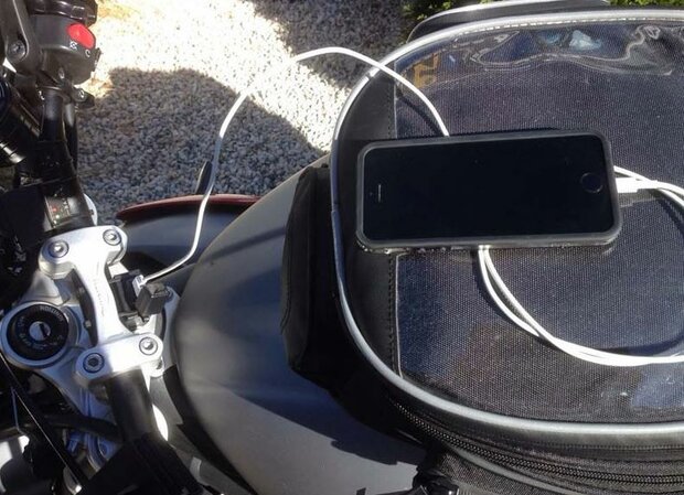 BAAS USB aansluiting/socket 2A 12V - 5V